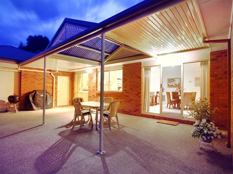 11 Kathleen Crescent, Mornington VIC 3931