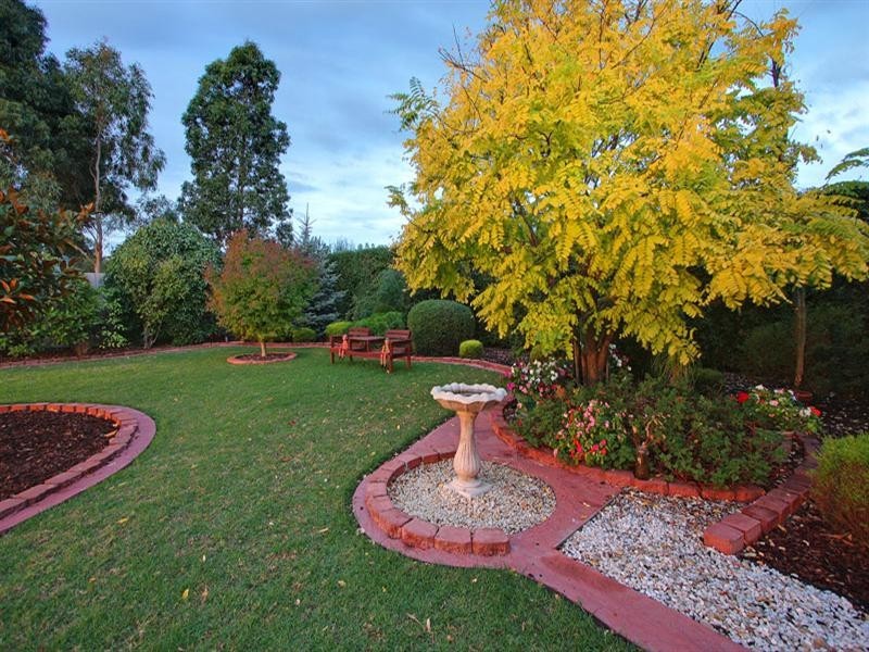 11 Kathleen Crescent, Mornington VIC 3931