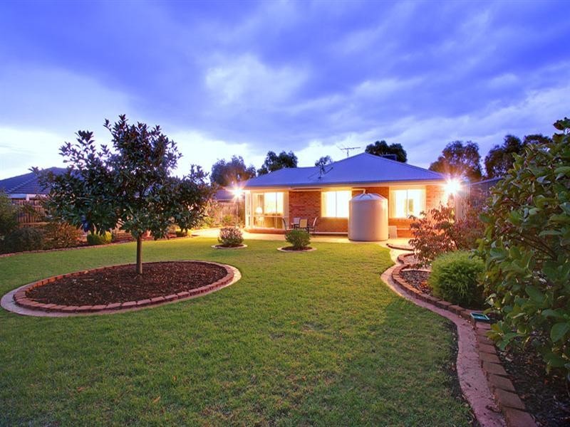 11 Kathleen Crescent, Mornington VIC 3931