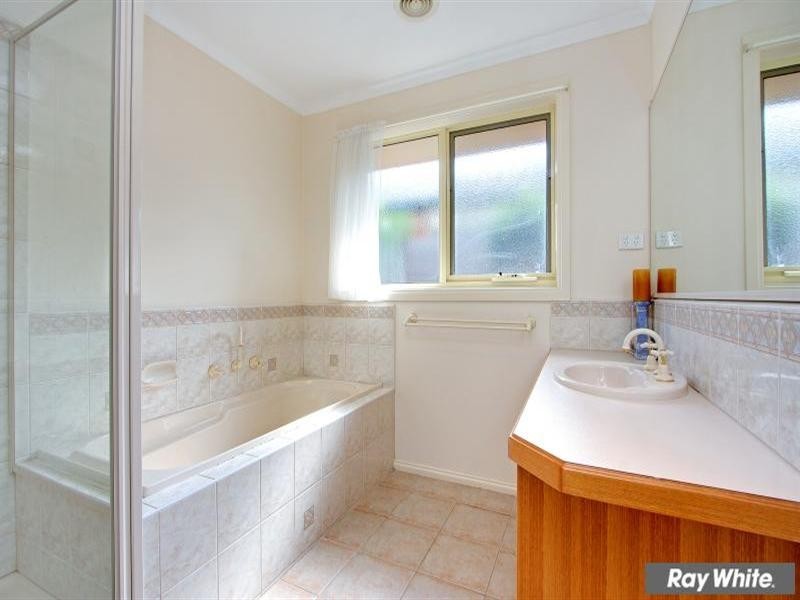 4 Kingston Close, Mornington VIC 3931