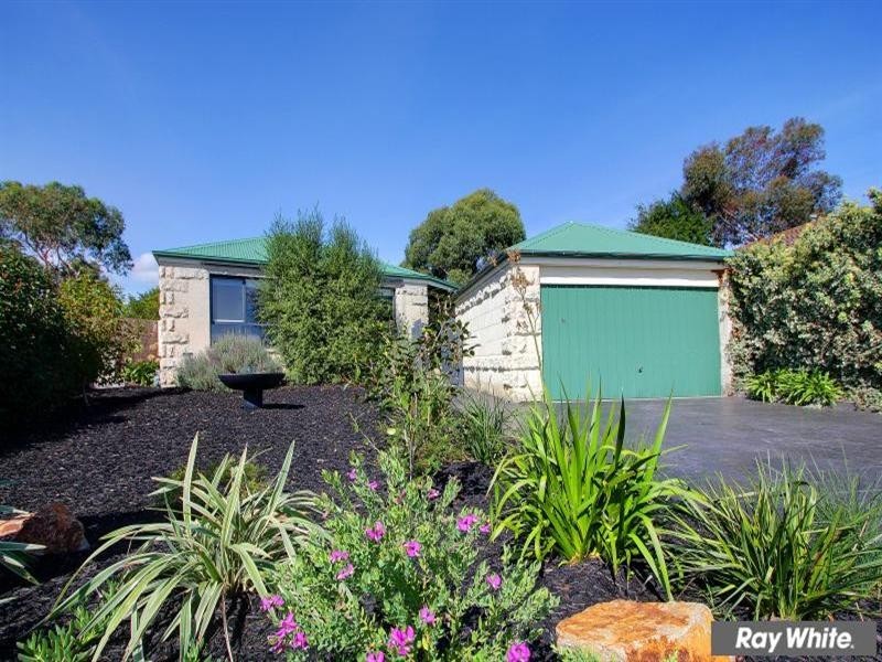 14 Andrew Place, Mornington VIC 3931
