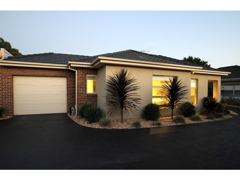 2/239 Dunns Road, Mornington VIC 3931