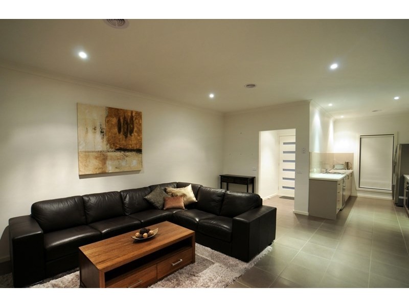 2/239 Dunns Road, Mornington VIC 3931