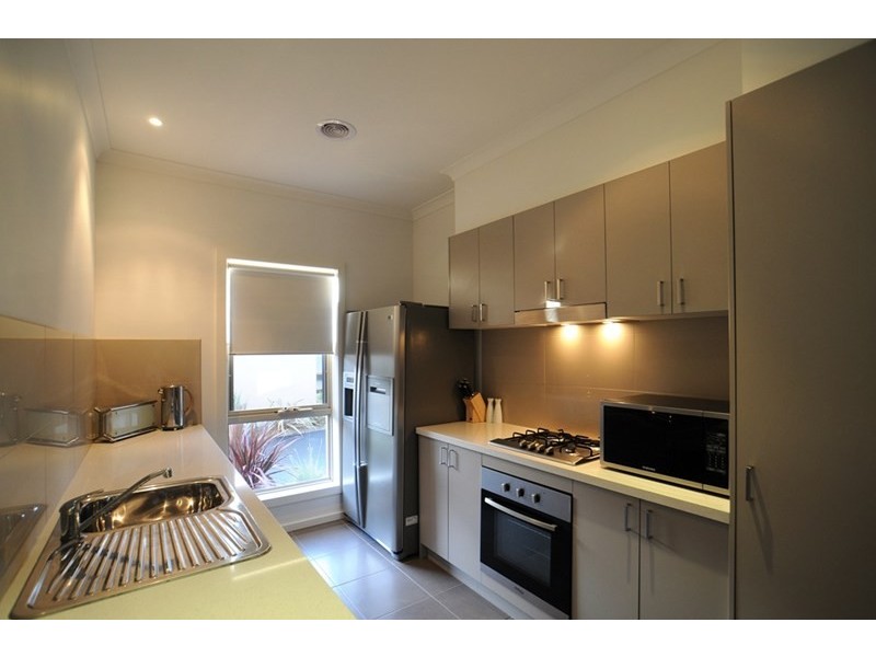 2/239 Dunns Road, Mornington VIC 3931