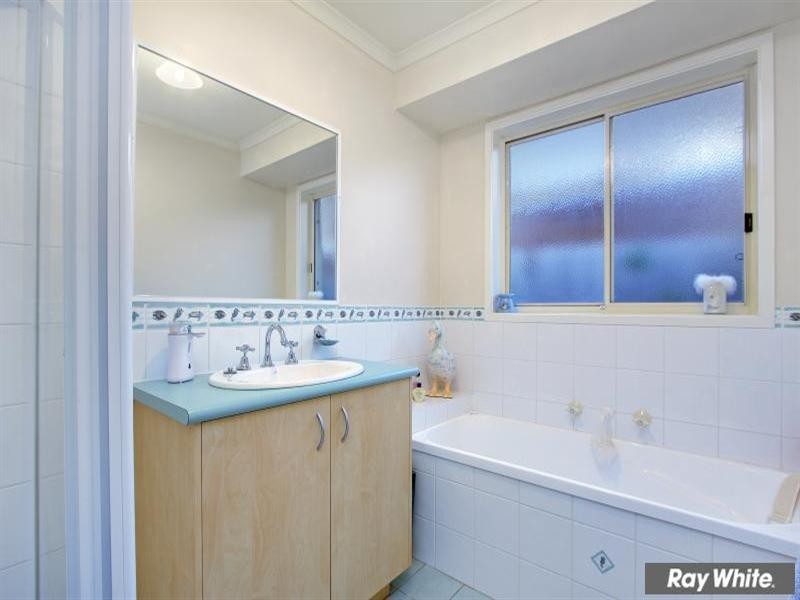 13 Caversham Drive, Mornington VIC 3931