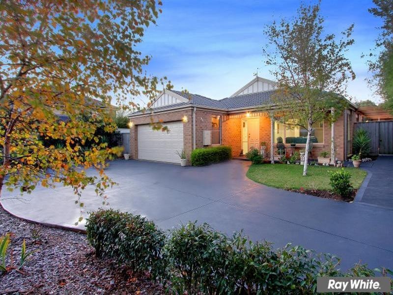 4 Whitsunday Court, Mount Martha VIC 3934