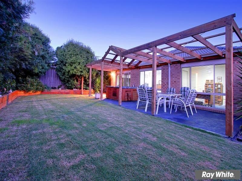 4 Whitsunday Court, Mount Martha VIC 3934