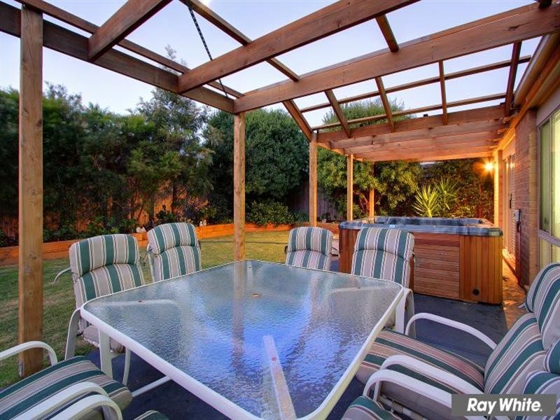 4 Whitsunday Court, Mount Martha VIC 3934