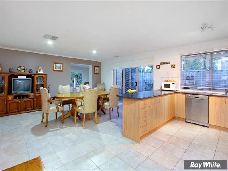 4 Whitsunday Court, Mount Martha VIC 3934