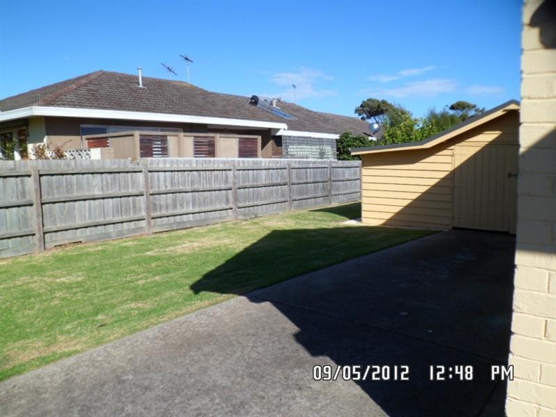 2/11 Barkly Street, Mornington VIC 3931