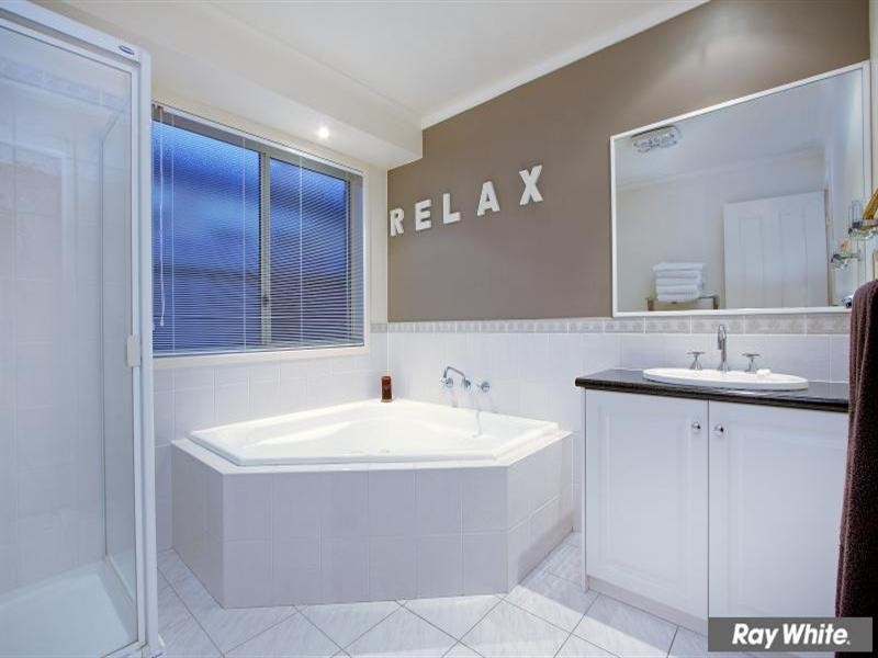 2 Beethoven Court, Mount Martha VIC 3934