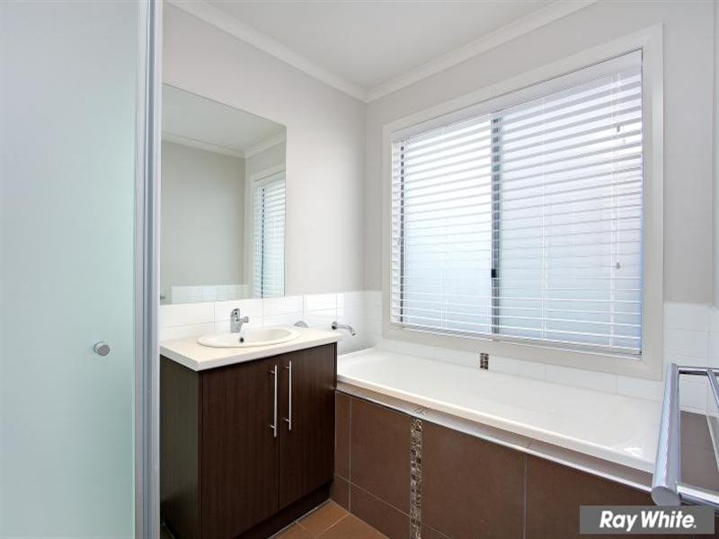 20 Sefton Grange, Mount Martha VIC 3934