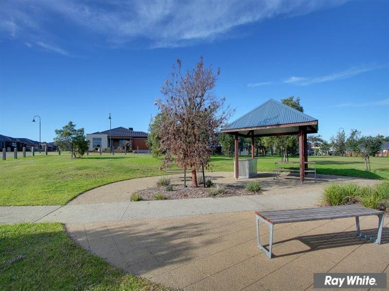 20 Sefton Grange, Mount Martha VIC 3934