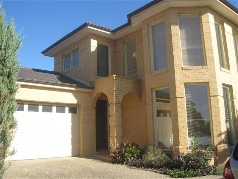 13 Cook Street, Mornington VIC 3931