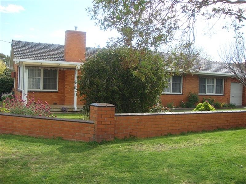 2 Alexander Avenue, Mornington VIC 3931