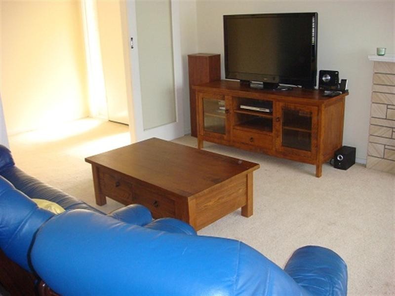 2 Alexander Avenue, Mornington VIC 3931