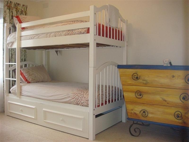 2 Alexander Avenue, Mornington VIC 3931