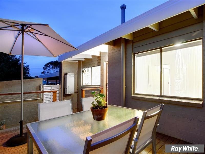 1/12 Campbell Grove, Mornington VIC 3931