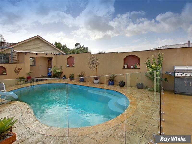 15 Flora Road, Mount Martha VIC 3934