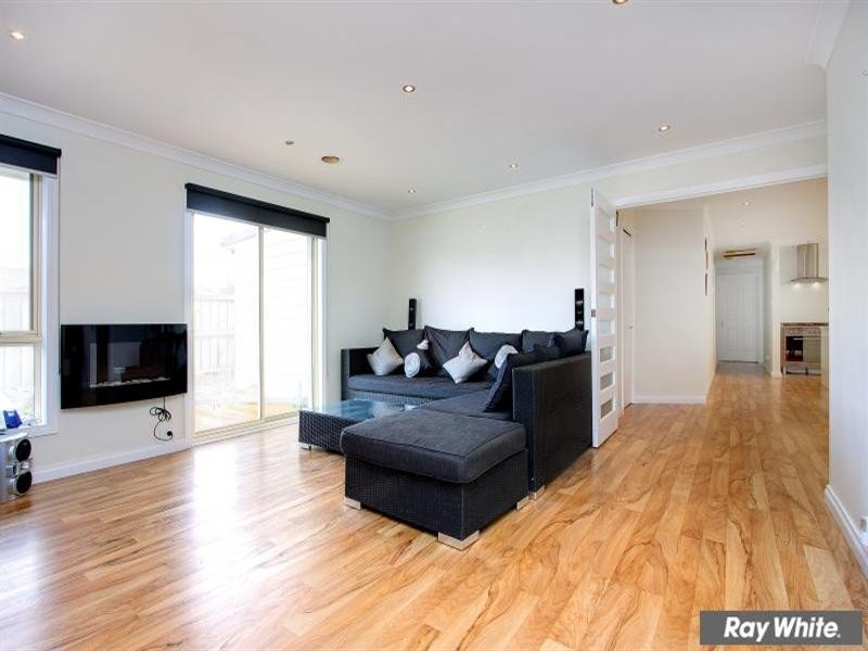 15 Flora Road, Mount Martha VIC 3934