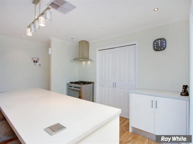 15 Flora Road, Mount Martha VIC 3934