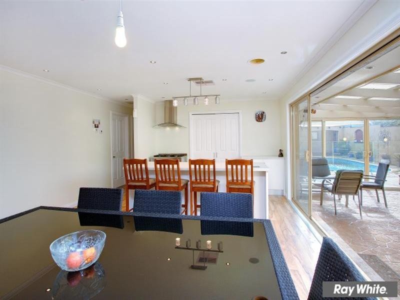 15 Flora Road, Mount Martha VIC 3934