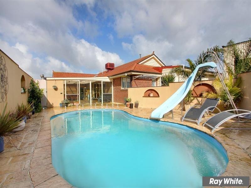 15 Flora Road, Mount Martha VIC 3934