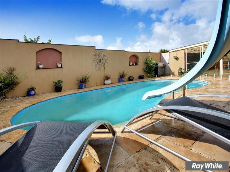 15 Flora Road, Mount Martha VIC 3934