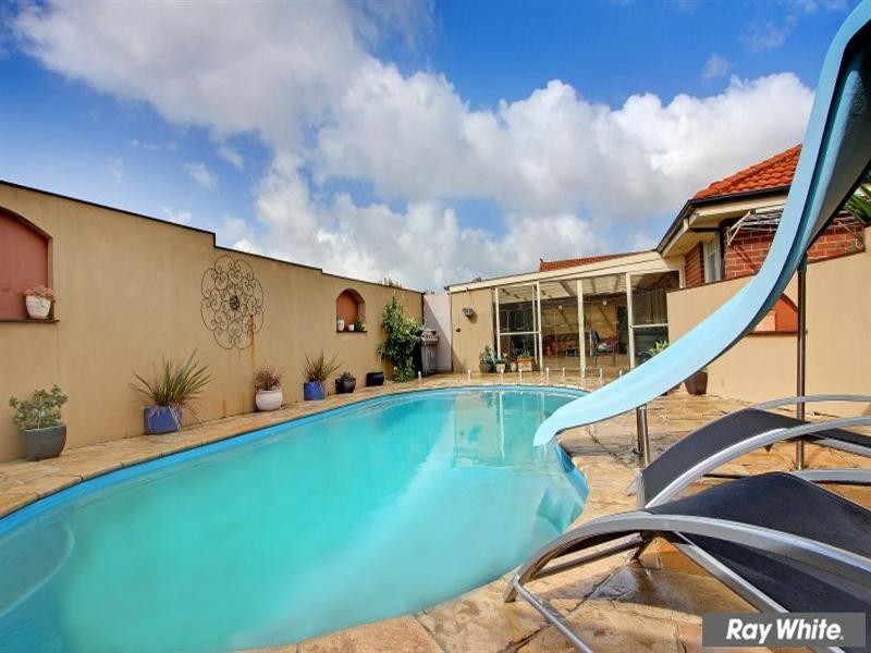 15 Flora Road, Mount Martha VIC 3934