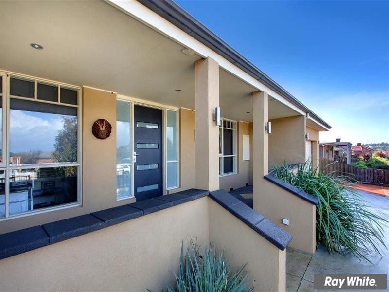 15 Flora Road, Mount Martha VIC 3934