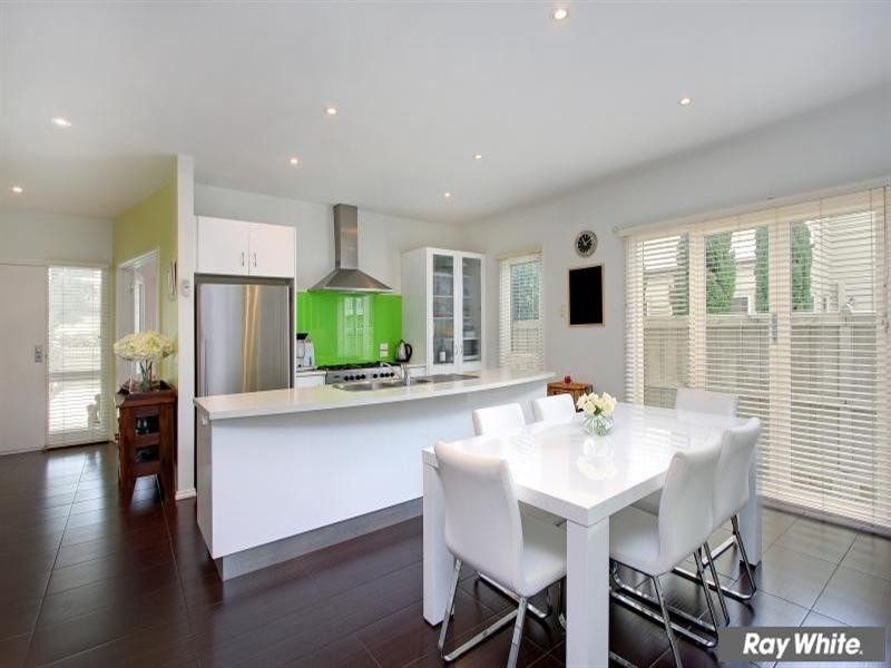 1/10 Surrey Street, Mornington VIC 3931