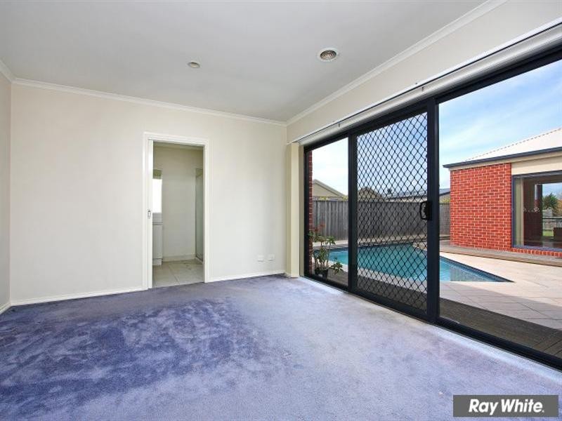 2 Caversham Drive, Mornington VIC 3931