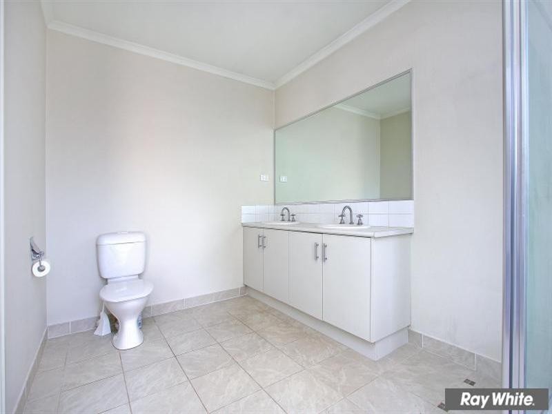 2 Caversham Drive, Mornington VIC 3931