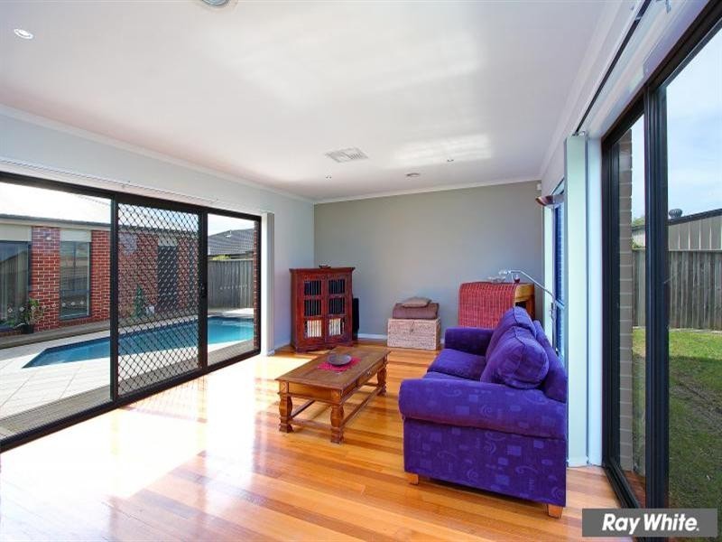 2 Caversham Drive, Mornington VIC 3931