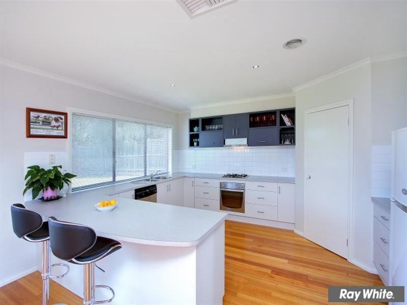 2 Caversham Drive, Mornington VIC 3931