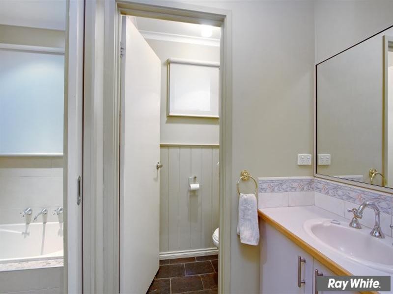 6 Boronia Court, Mount Martha VIC 3934