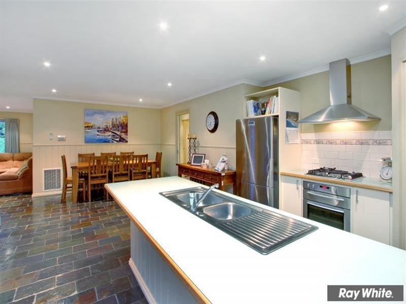 6 Boronia Court, Mount Martha VIC 3934