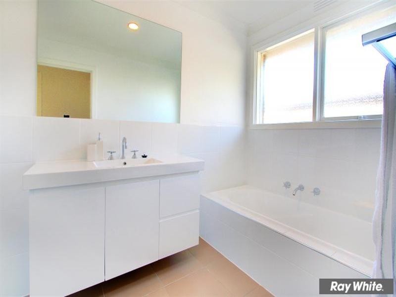 13 Kiandra Street, Mornington VIC 3931