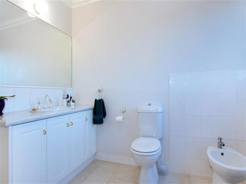 2 Coney Hurst Crescent, Mornington VIC 3931