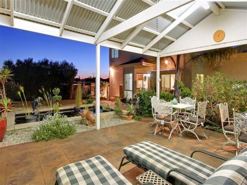 2 Coney Hurst Crescent, Mornington VIC 3931