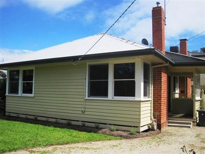 24 Surrey Street, Mornington VIC 3931