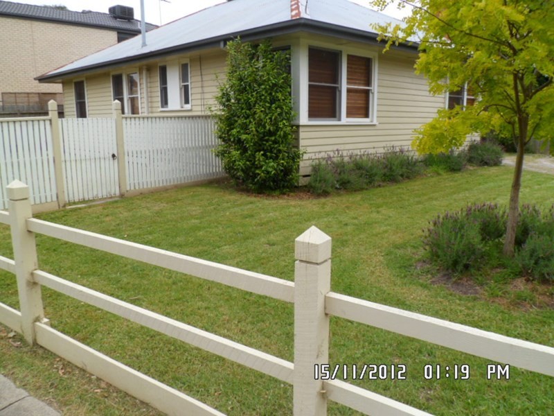 24 Surrey Street, Mornington VIC 3931