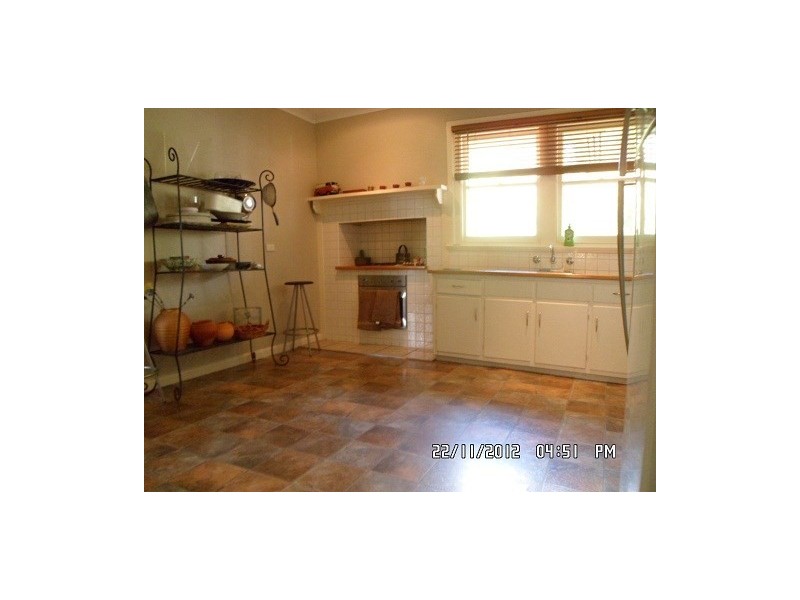 24 Surrey Street, Mornington VIC 3931