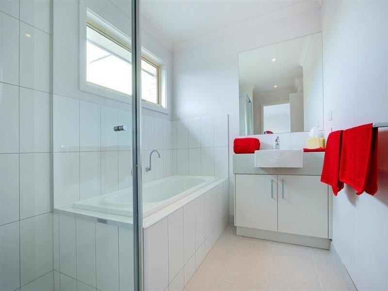 24 Dava Drive, Mornington VIC 3931