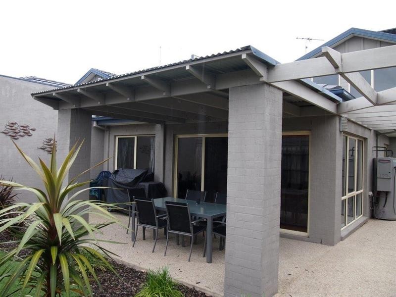 24 Dava Drive, Mornington VIC 3931