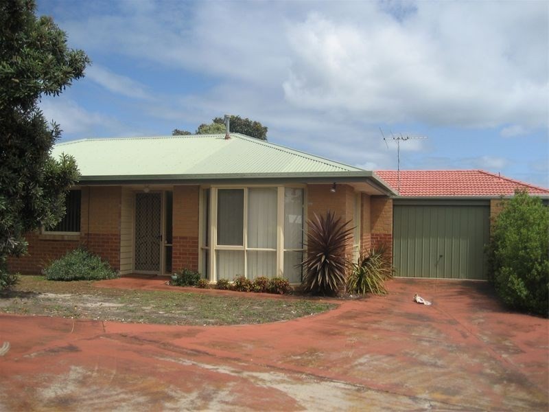 2/29 Fulton Avenue, Mornington VIC 3931