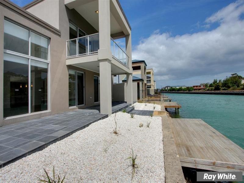 8 Clipper Quay, Safety Beach VIC 3936
