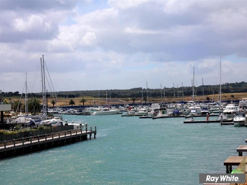 8 Clipper Quay, Safety Beach VIC 3936