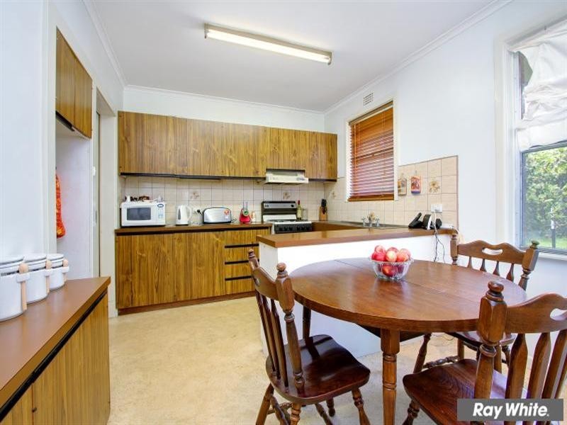 9 Moona Avenue, Mornington VIC 3931