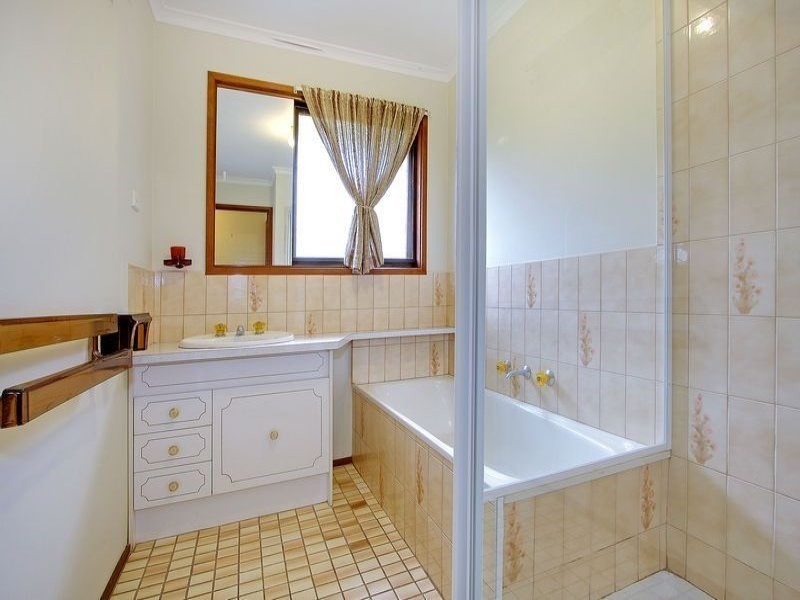 2/5 Carnoustie Grove, Mornington VIC 3931